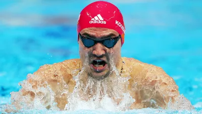Колесников выиграл золото на 50 м на спине на чемпионате России с шестым результатом в истории