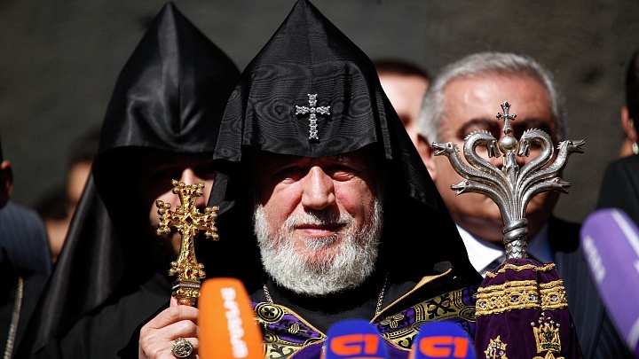 Гарегин II заявил, что властям Армении будет сложно отстранить его