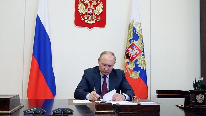 Путин рекомендовал провести обучение для чиновников на тему технологий