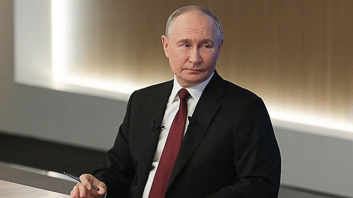Путин поручил рассмотреть вопрос о строительстве пассажирских ледовых судов