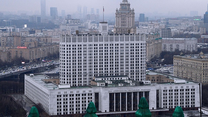 Правительство продлило ограничения на ввоз и вывоз ряда товаров